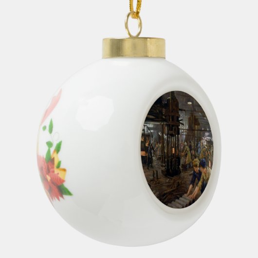 1. Weltkrieg 1918 Frauen in einer Munitionsfabrik Keramik Kugel-Ornament (Links)