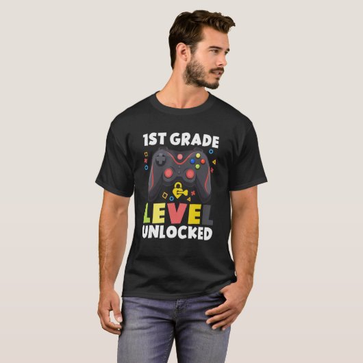 1st Grade Level Unlocked Video Game Back To School T-Shirt (Vorne ganz)