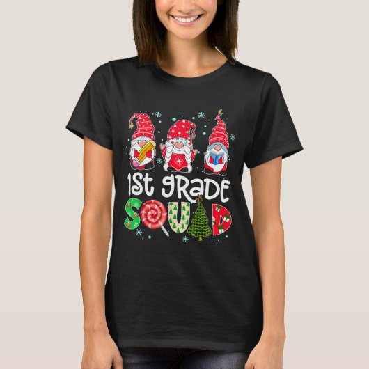1st Grade Squad Gnome Teacher Christmas Ne Buffalo T-Shirt (Vorderseite)