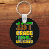 1ste Stufe Entsperrter Videogamer Pixel CK to S Schlüsselanhänger (Vorderseite)