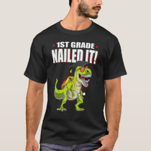 1te Grade nails It Rex Dinosaurier Abschluss Kids  T-Shirt
