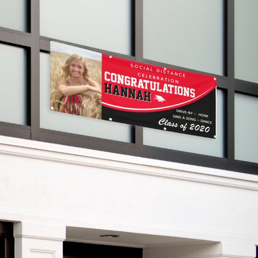 2020 Abschluss-Dekorationen: KOVID 19 Banner (Äußeres Gebäude)