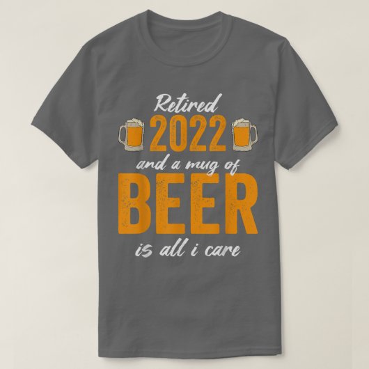 2022 erschöpft und eine Tasse Bier ist alles, was  T-Shirt (Design vorne)