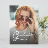 2022 Grad Foto Senior Script Graduation Party Einladung (Stehend Vorderseite)