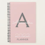 2022 Rosa-Rosa-Monogramm-Elegant Planer<br><div class="desc">2022 Blush Pink und Gray Monogram Name and Initial Spiral Notebook Planner. Das macht den perfekten 16 Geburtstag,  Hochzeit,  Brautparty,  Jubiläum,  Babydusche oder Junggeselinnen-Abschied Geschenk für jemanden,  der Lieben glamourösen Luxus und schicke Stile.</div>