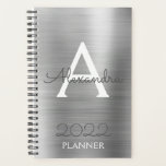2022 Silver Metallic Monogram modern Planer<br><div class="desc">2022 Silver Metallic Monogram Name and Initial Spiral Notebook Planner. Das macht den perfekten 16 Geburtstag,  Hochzeit,  Brautparty,  Jubiläum,  Babydusche oder Junggeselinnen-Abschied Geschenk für jemanden,  der Lieben glamourösen Luxus und schicke Stile.</div>