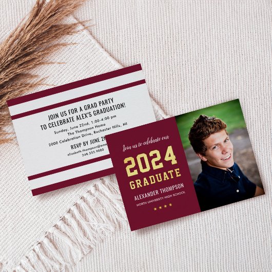 2023 Graduate Burgundy Gold Graduation Party Foto Folieneinladung