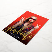 2023 GRADUATE Foto Modernes Minimalskriptgold Folieneinladung (Gedreht)