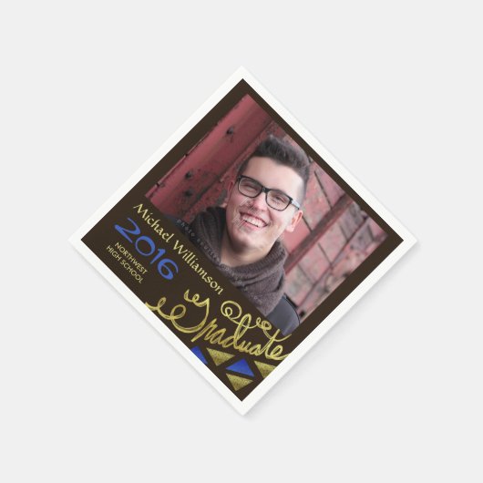 2023 Graduation Party Foto Gold Foil Typografie Serviette (Ecke)