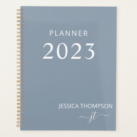 2023 Moderner Girly Dusty Blue Monogram Name Plann Planer (Vorderseite)