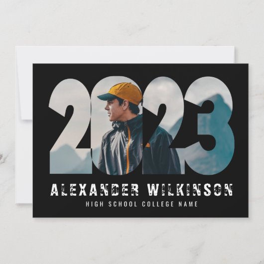 2023 Modernes, kühnes Script Trendy 4 Foto Abschlu Einladung (Vorderseite)