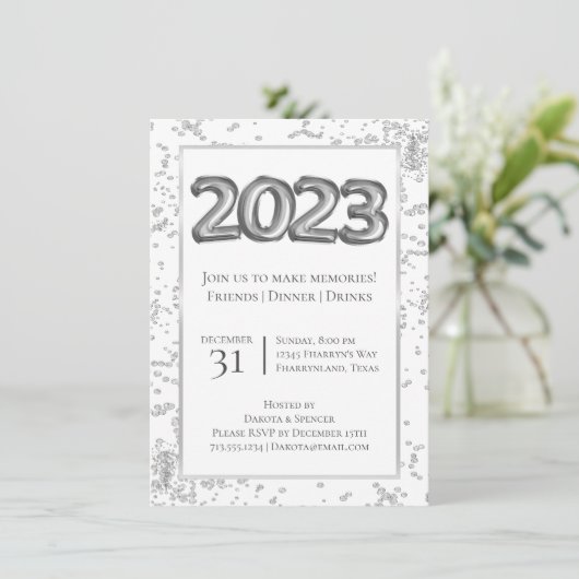 2023 Neue Jahre | Silver and Black Balloon Confett Einladung (Stehend Vorderseite)