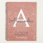 2023 Rose Gold Blush Pink Glitzer Monogram Planer<br><div class="desc">2023 Rose Gold - Rosa Sparkle Glitzer Monogram Name und Initial Spiral Notebook Planner. Das macht den perfekten 16 Geburtstag,  Hochzeit,  Brautparty,  Jubiläum,  Babydusche oder Junggeselinnen-Abschied Geschenk für jemanden,  der Lieben glamourösen Luxus und schicke Stile.</div>