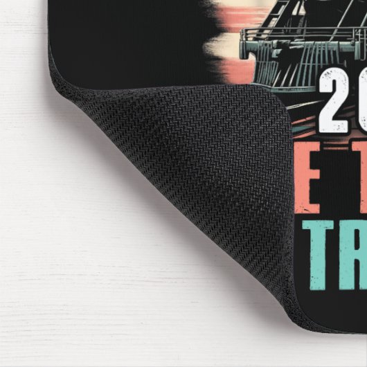 2024 alle an Bord der Trump-Bahn 2024 US-Flagge Mousepad (Ecke)