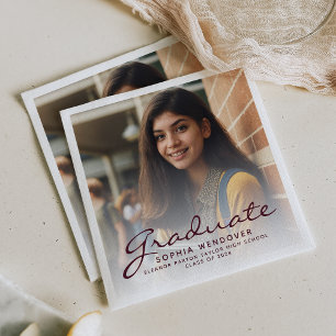 2024 Burgund Script Foto Graduation Party Serviette