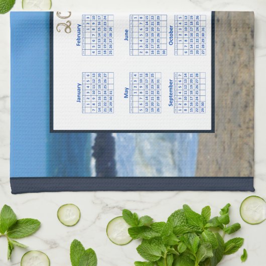 2024 Calendar Ocean Waves Beach Rocks Foto Geschirrtuch (Gefaltet)