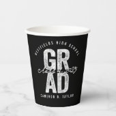 2024 Fett GRAD Silver Foil Modern Graduation Party Pappbecher (Vorderseite)