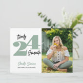 2024 Foto Abschluss Handwriting Typografie Einladung (Stehend Vorderseite)