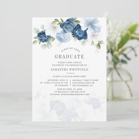 2024 Graduation Party Dusty Blue Floral Einladung (Stehend Vorderseite)