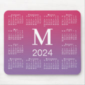 2024 Kalendermonogramm auf rosa bis Lila Breite Mousepad (Vorne)