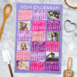 2024 Monatlicher Kalender Niedliche Mod FotoCollag Geschirrtuch<br><div class="desc">Dieses personalisierte Küchentuch aus dem Jahr 2024 im Monat hat einen modernen geometrischen Look aus der Mitte des Jahrhunderts mit asymmetrischen Farbblöcken und ausgeschnitt-Papier-Typografie. Die Farbtöne sind in Rosa und lila gehalten. Verwenden Sie die einfachen Vorlagen, um sechs Ihrer Lieblings-Fotos hinzuzufügen (die horizontale Arbeit ist am besten, aber alle Formen...</div>