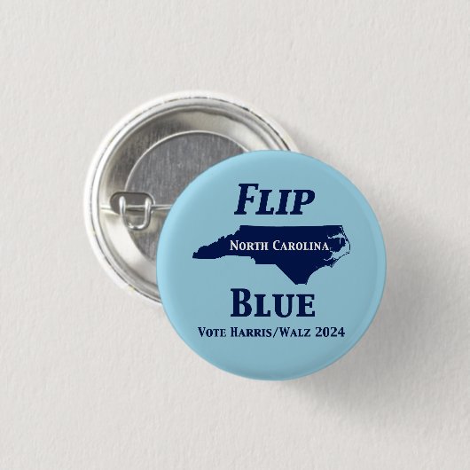 2024 North Carolina Blue gedreht Button (Vorne & Hinten)