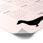 2024 Silhouette Dackel in blassrosa Poster (Ecke)