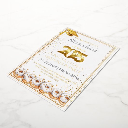 2025 Abschluss "Donuts and Degrees" Folieneinladung (Gedreht)