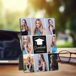 2025 Abschluss Hochrangiges Portraitfoto Collage C Fotoplatte<br><div class="desc">Eine klassische, kundenspezifische Collage-Plakette für Senioren-Fotos mit schicken Schwarz- und Goldtexten für eine High School, Uni oder Universität aus der Klasse von 2025. Passen Sie mit Ihren Senior Porträtbildern, Schulnamen und schließ-Klasse unter der eleganten Kalligraphie für ein großartiges personalisiertes Abschluss-Geschenk an. Es verfügt über eine 8 Fotoschablone, die durch weiße...</div>