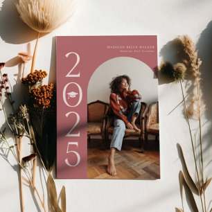 2025 Ankündigung von Dusty Rose Arch Abschluss