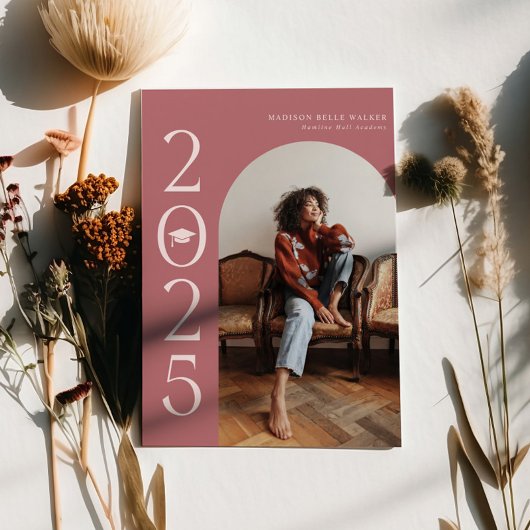 2025 Ankündigung von Dusty Rose Arch Abschluss