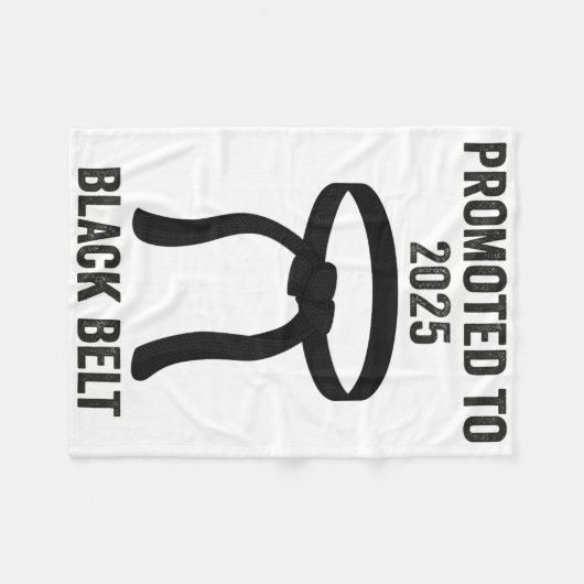 2025 Black Belt Errungenschaft Tang Soo Do Karate Fleecedecke (Vorderseite (Horizontal))