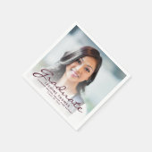 2025 Burgund Script Foto Graduation Party Serviette (Ecke)