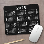 2025 Kalender - Schwarz-Weiß-Kalender Mousepad<br><div class="desc">Schwarz und Weiß - Ein minimaler, einfacher 12 Monate Kalender 2025 mit einem soliden Farbhintergrund. Modernes Aussehen für Ihr Zuhause- oder Schulfach. Die Schriftart sind einfach zu lesen und die Farben können geändert werden. — Wenn Sie den personalisierten Bereich öffnen, wird es Sie zu einem erweiterten Designbereich führen, in dem...</div>