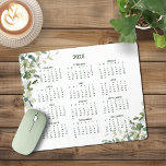 2025 Moderner eleganter Eukalyptus-Kalender Mousepad<br><div class="desc">2025 Modernes,  elegantes Eukalyptus Greenery Calendar Mouse Pad mit einem einfachen,  minimalistischen Jahreskalender auf einen Blick. 🌟 dies gilt nur für 2025. Bitte kontaktieren Sie uns unter cedarandstring@gmail.com ,  wenn Sie Hilfe beim Design oder den passenden Produkten benötigen.</div>