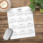 2025 Moderner Minimalistischer Schwarz-Weiß-Kalend Mousepad<br><div class="desc">🌟 Dies ist für 2025 🌟 2025 Moderne Modern Simple Black and White Calendar Mouse Pad mit einem einfachen, minimalistischen Kalender im Jahr auf einen Blick. Dies ist ein einfaches Schwarz-Weiß, aber die Farben sind alle anpassbar. Bitte kontaktieren Sie uns unter cedarandstring@gmail.com , wenn Sie Hilfe beim Design oder den...</div>