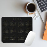 2025 Schwarzes Gold Volljahr Kalender Zuhause Offi Mousepad<br><div class="desc">Maßgeschneiderte,  elegante Imitate Goldskripttypografie auf schwarz,  Jahreskalender 2025,  Staub- und Fleckresistentes Mousepad mit rutschsicherem Rücken,  für Zuhause und Büro. Es ist ein großartiges Geschenk für Freunde,  Familie,  Gleichaltrige,  Mitarbeiter,  Mitarbeiter,  Mitarbeiter,  für Ferien,  Weihnachten,  neue Jahre.</div>