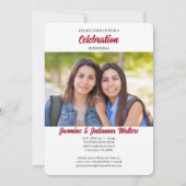 2025 Twin Graduate Red Pinstripe Foto Abschluss Einladung (Rückseite)