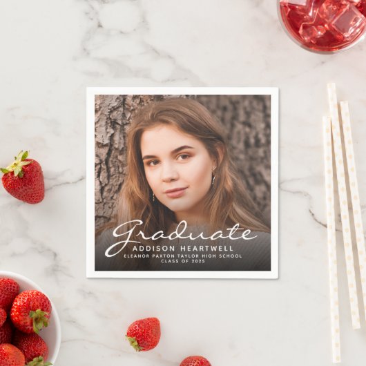 2025 White Script Foto Graduation Party Serviette (Beispiel)