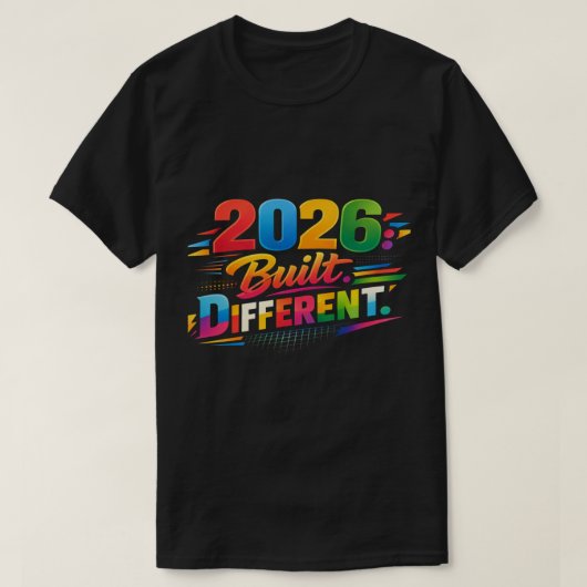 2026: Built Different | Ultimate Edition T-Shirt (Design vorne)