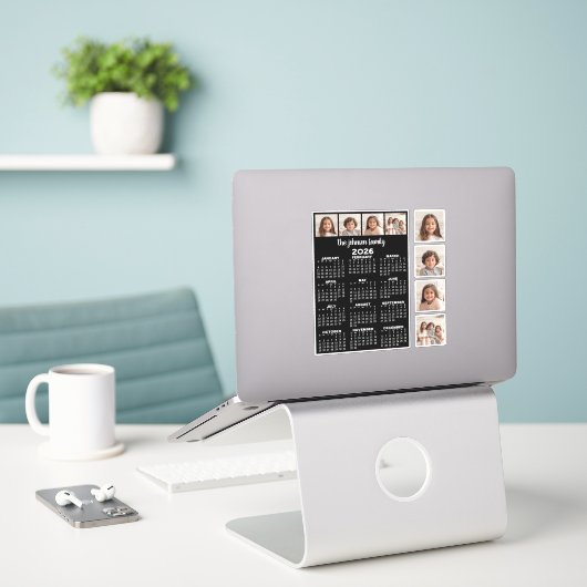 2026 Calendar with 4 Photo Collage and 4 square Aufkleber (Laptop auf Schreibtisch)