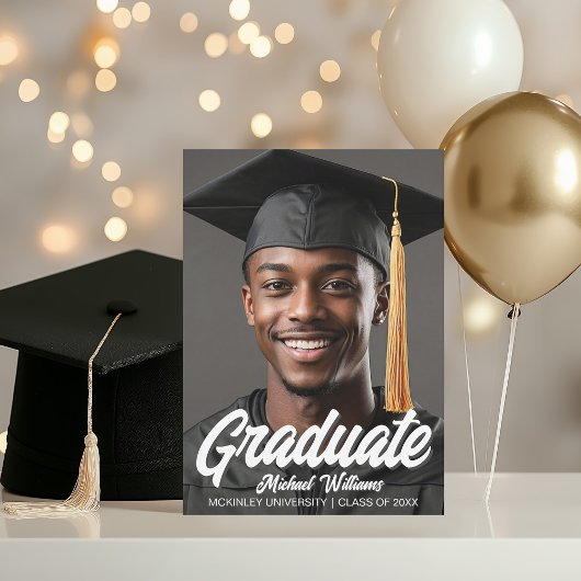 2026 Graduate Photo Bold White Script Graduation Ankündigung