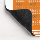 2026 Jahresmonatskalender Mid-Century Orange Katze Mousepad (Ecke)