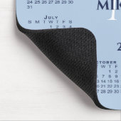 2026 Kalender Chic Monogramm Name auf Hellblau Mousepad (Ecke)