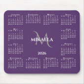 2026 Kalender Chic Monogramm Name auf Lila Mousepad (Vorne)