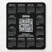 2026 Kalender mit QR-Code-Kontaktinfo Schwarz Mousepad (Vorne)