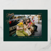 2026 Minimalistisches modernes Skript Grün Foto Folien Feiertagskarte (Vorderseite)