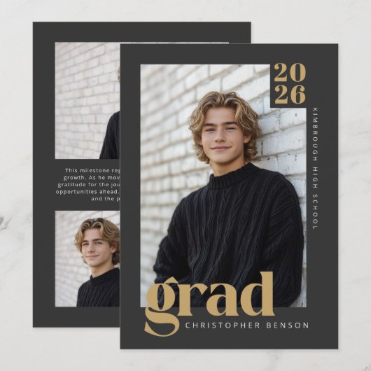 2026 Modern Charcoal & Warm Gold Graduation Einladung (Vorne/Hinten)