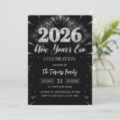 2026 New Year's Eve Party Black & Silver Glitter Einladung (Stehend Vorderseite)