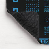 2027 Kalender, Griechisches Mäander, Kosmosblau au Mousepad (Ecke)